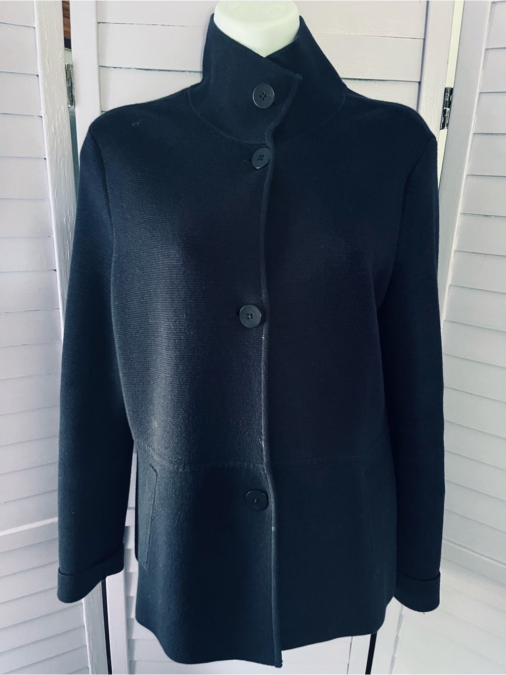 Talbots Women's navy  Button-Front sweater Coat. 24”length 26” sleeves 20” ptp